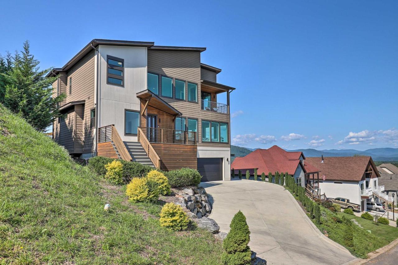 Luxe Asheville Home With Stunning Mountain Views! Exterior photo