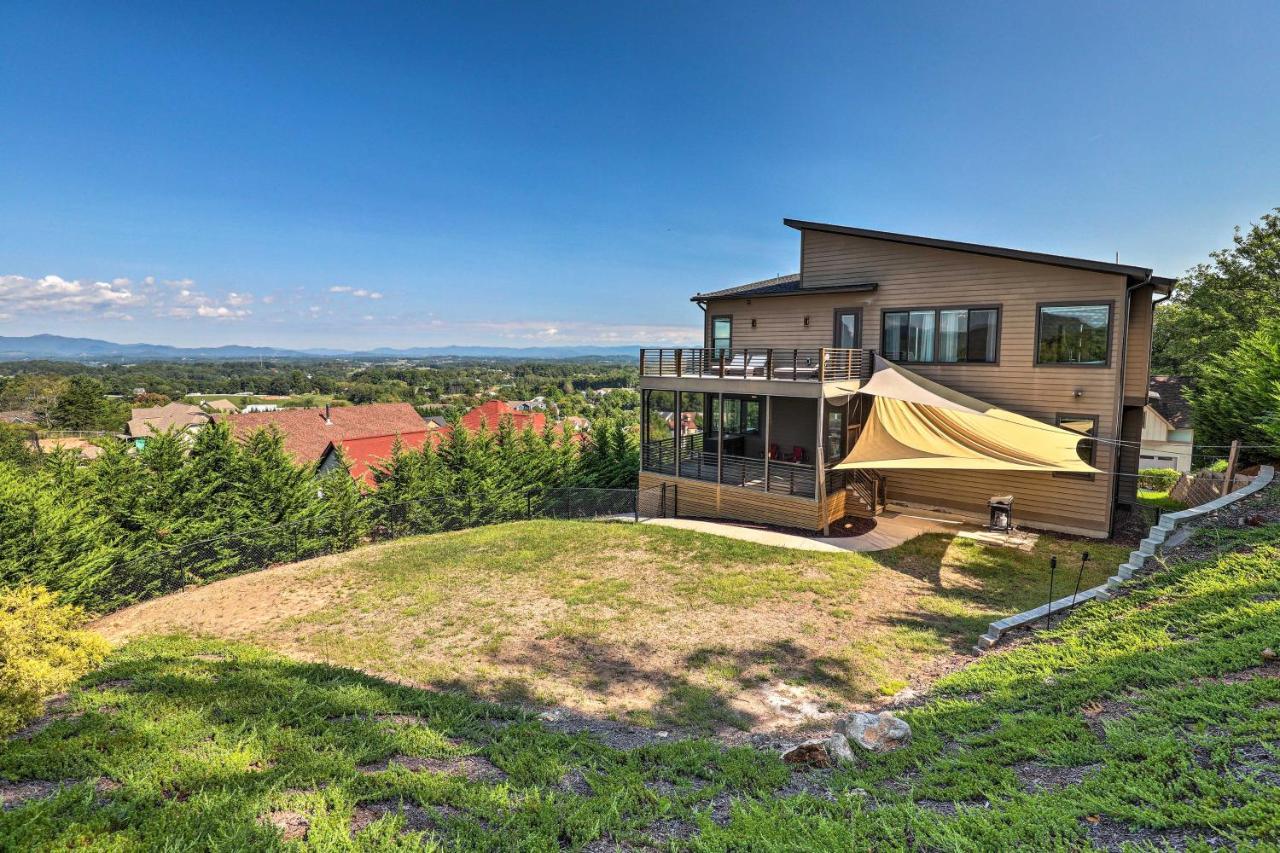 Luxe Asheville Home With Stunning Mountain Views! Exterior photo